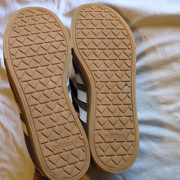 Adidas shoes for Men. Size 10. - Picture 5 of 7